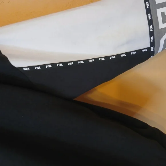 PINK Campus Cowl Black And White - Picture 7 of 10